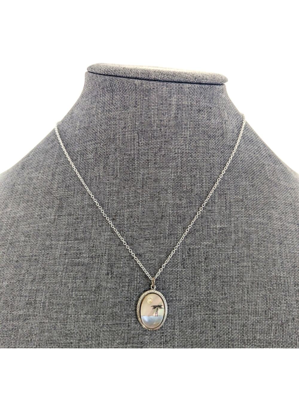 Vintage Silver Tone Mother Of Pearl Vacation Palm Tree Cameo Pendant Necklace